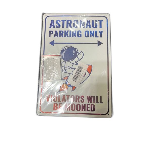 Outer Space Room Wall Decor For Kids Astronaut  Space Themed Bedroom SZ 12x8:NWT - Picture 8 of 9